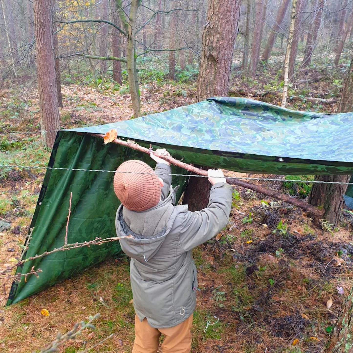 Getarnter Unterschlupf für die ganze Bande - Komplettset zum Budenbau im Wald